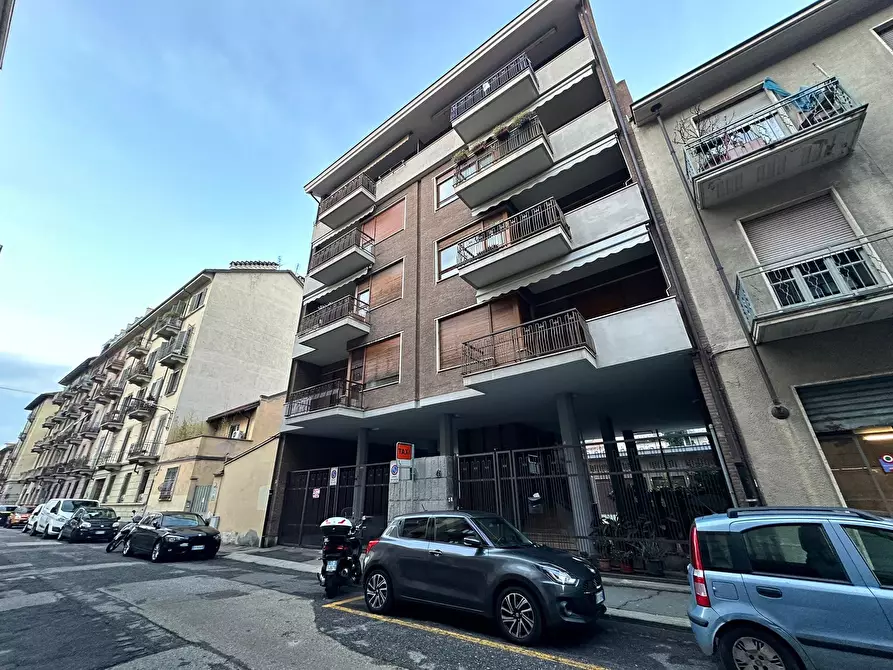 Immagine 4 di Garage in vendita  in Via Pesaro 45 a Torino