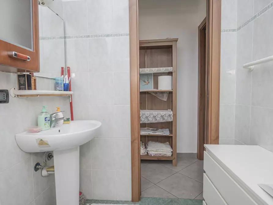 Immagine 15 di Bilocale in vendita  in Corso Casale 114 a Torino