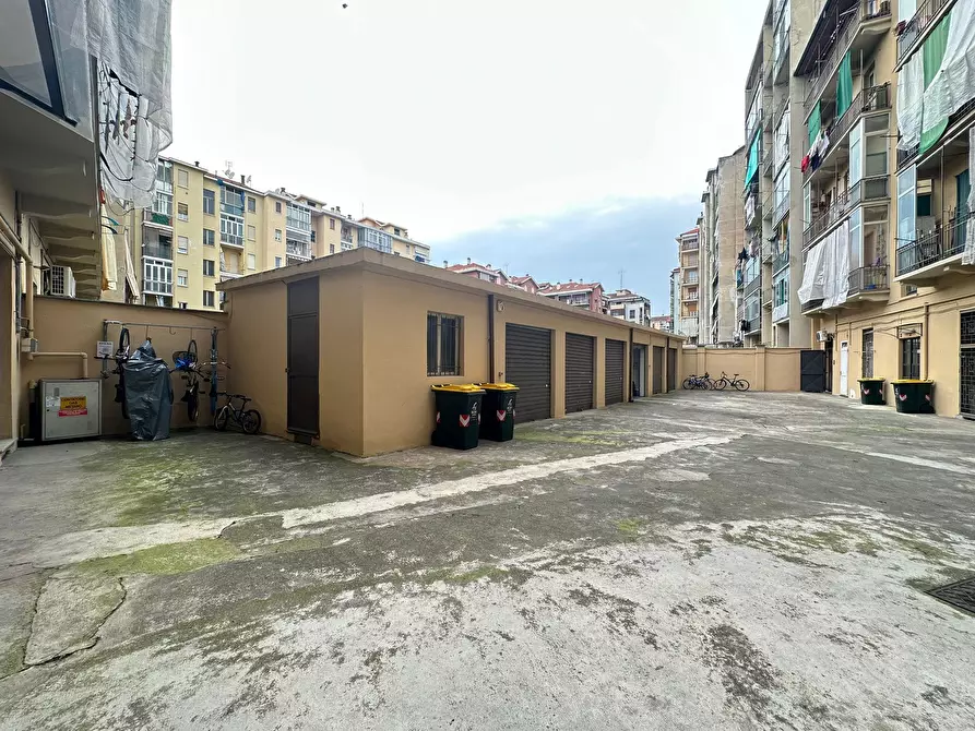 Immagine 31 di Bilocale in vendita  in Largo Borgaro 29 a Torino
