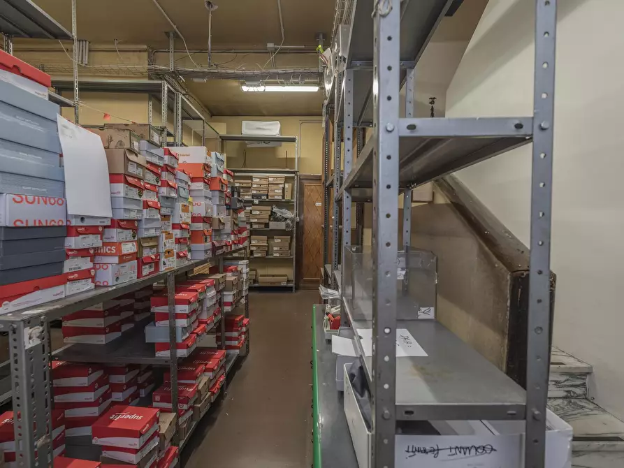 Immagine 18 di Attività commerciale in affitto  in Via Antonio Gramsci 15 a Torino