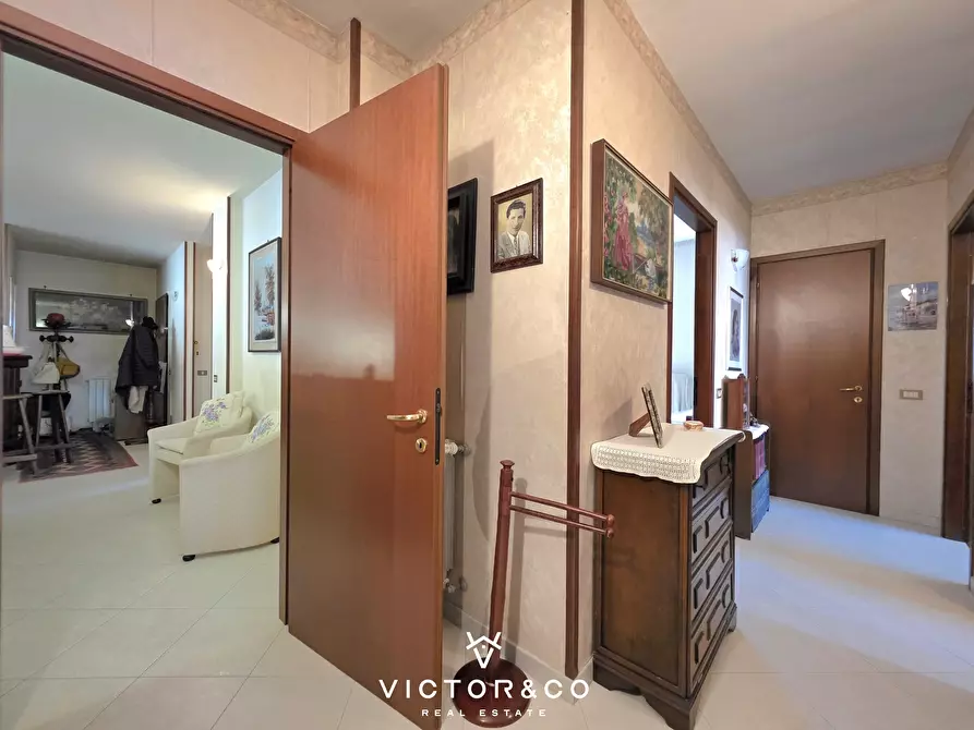 Immagine 26 di Quadrilocale in vendita  in Piazza Nobili de Toma 9 a Omegna