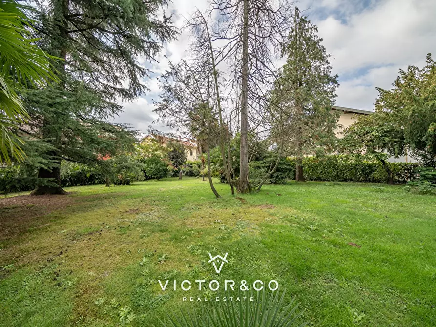 Immagine 53 di Villa in vendita  in Viale Parco Mazza sn a Oleggio