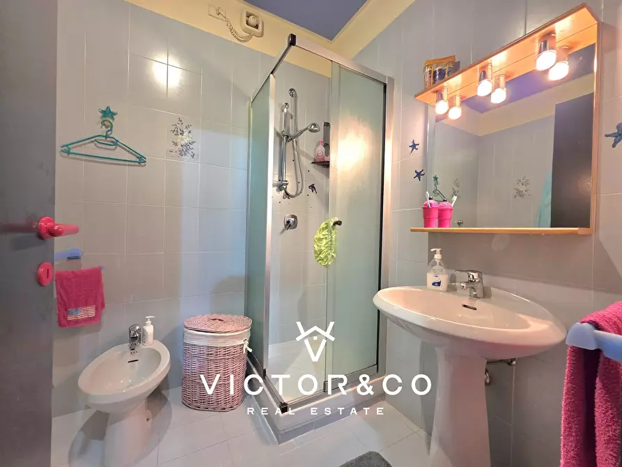 Immagine 26 di Trilocale in vendita  in Viale Giulio Cesare 119 a Novara