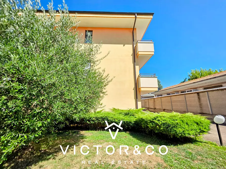 Immagine 33 di Quadrilocale in vendita  in Via Leopardi snc a Romentino