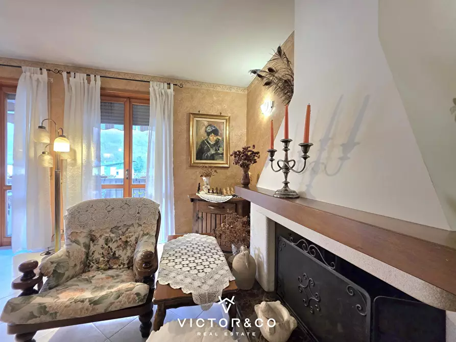 Immagine 5 di Quadrilocale in vendita  in Piazza Nobili de Toma 9 a Omegna