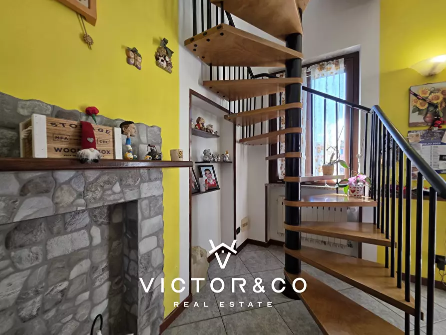 Immagine 11 di Quadrilocale in vendita  in VIA BATTISTI snc a Romentino