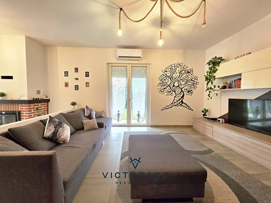 Immagine 8 di Villa in vendita  in Via Sempione sn a Marano Ticino