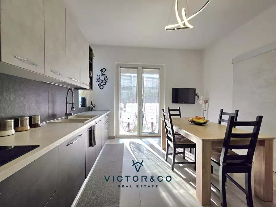 Immagine 2 di Villa in vendita  in Via Sempione sn a Marano Ticino