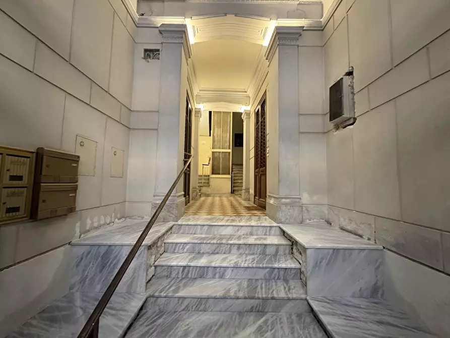 Immagine 3 di Appartamento in vendita  in Via Houel a Palermo