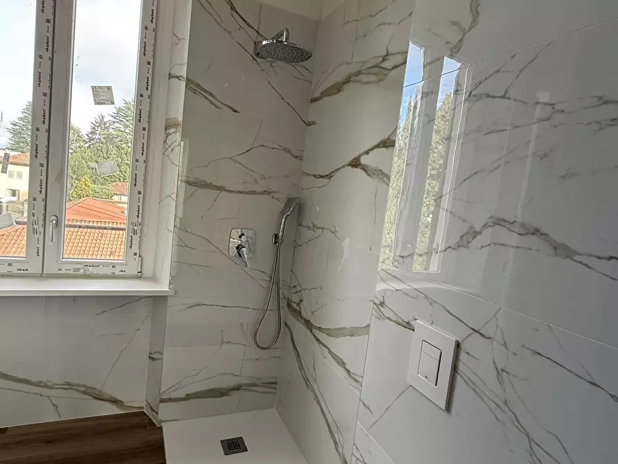 Immagine 38 di Bilocale in vendita  in Via Giuseppe Sirtori 1 a Carate Brianza