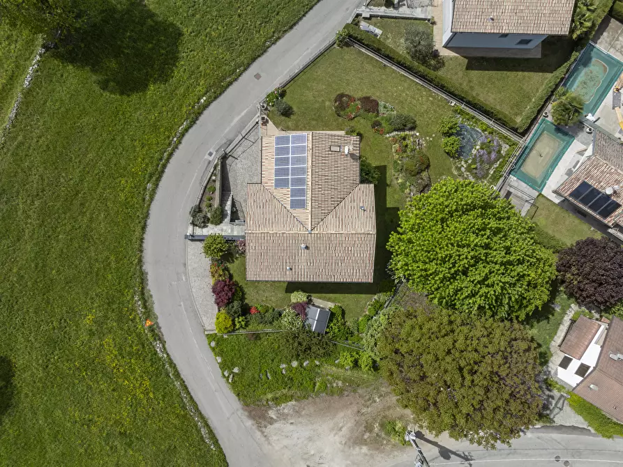 Immagine 6 di Villa in vendita  in Via Colombèe 11 a Colico