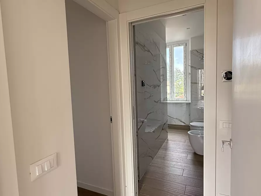 Immagine 39 di Bilocale in vendita  in Via Giuseppe Sirtori 1 a Carate Brianza