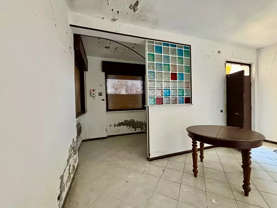 Immagine 5 di Villa in vendita  a Pellegrino Parmense