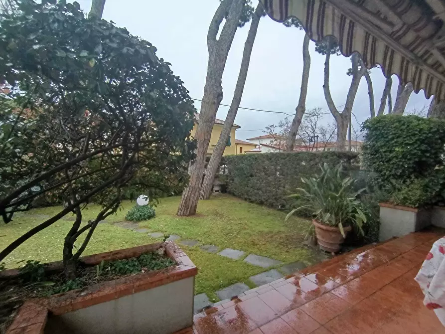 Immagine 3 di Trilocale in affitto  a Massa