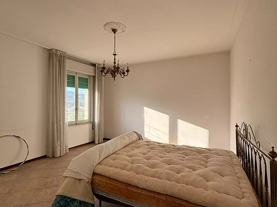 Immagine 38 di Casa trifamiliare in vendita  a Varano De' Melegari