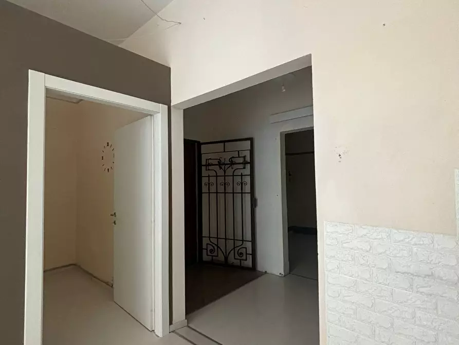 Immagine 26 di Locale commerciale in affitto  a Fornovo Di Taro