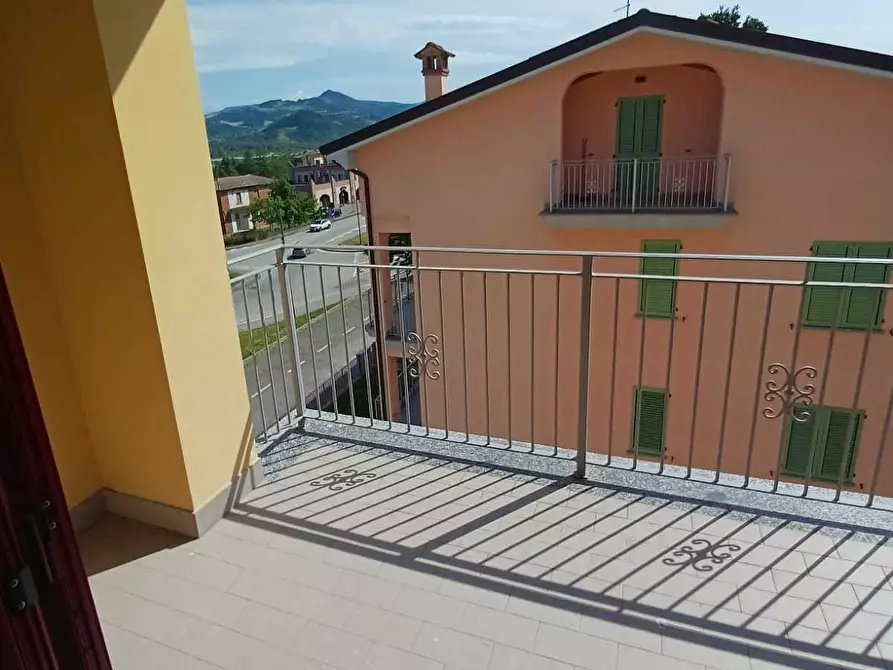 Immagine 37 di Trilocale in vendita  a Medesano