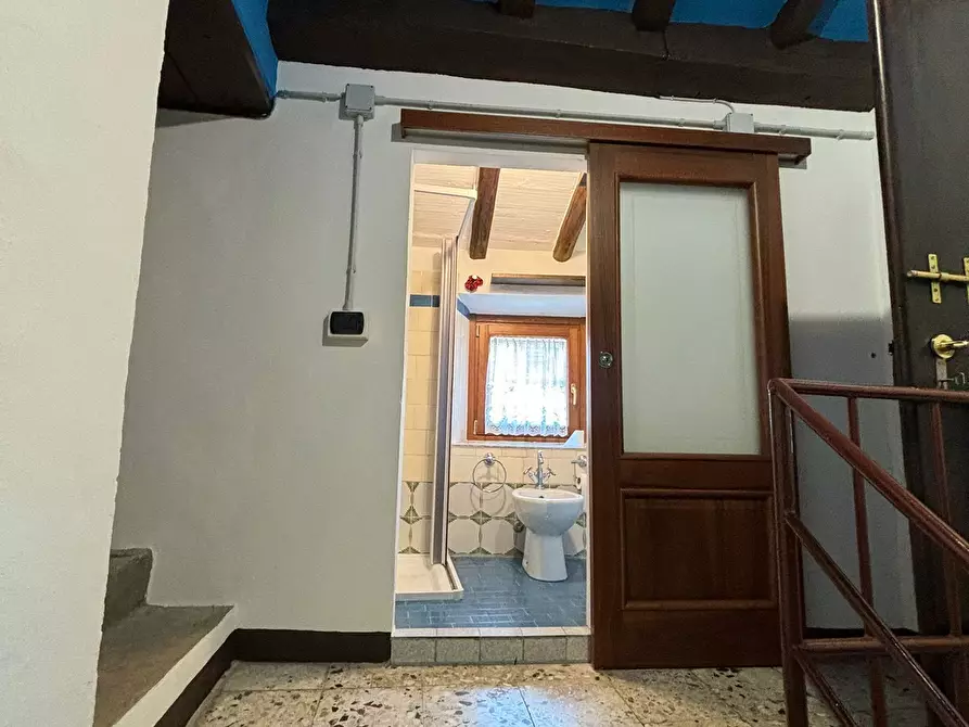 Immagine 40 di Porzione di casa in vendita  a Terenzo