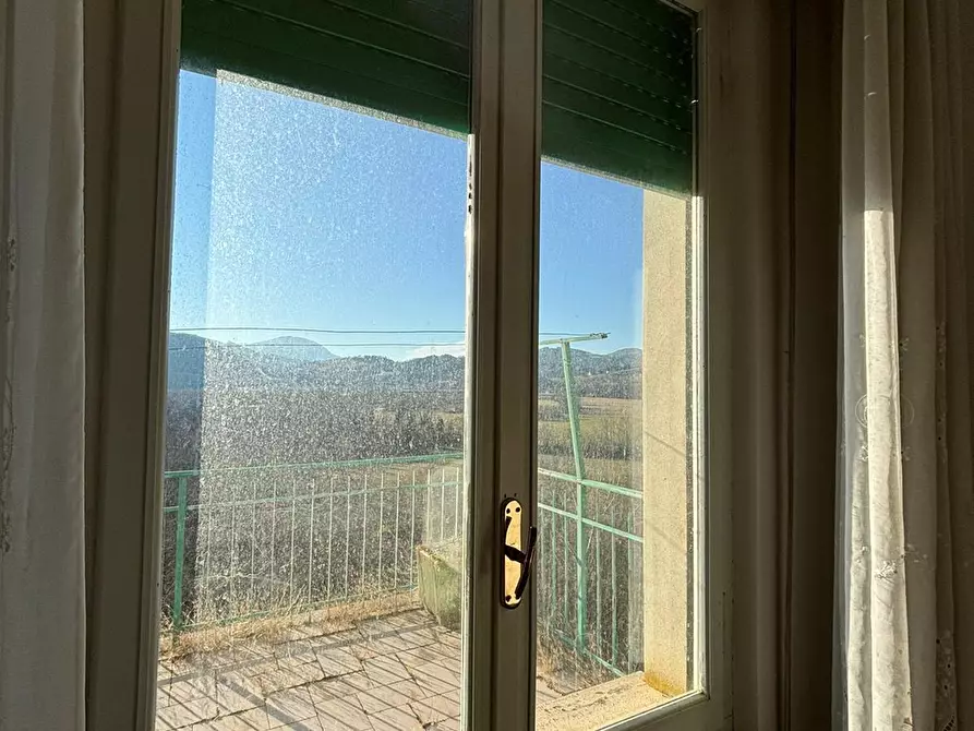 Immagine 29 di Casa trifamiliare in vendita  a Varano De' Melegari