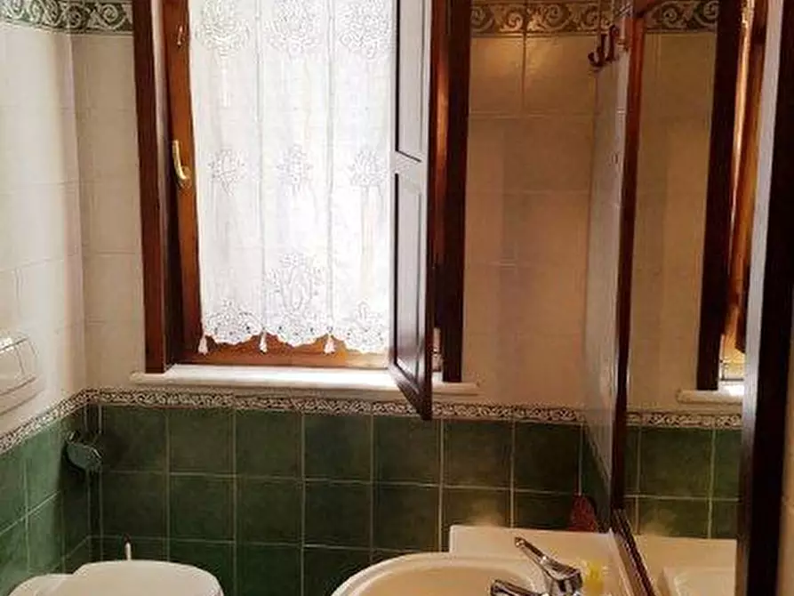 Immagine 7 di Trilocale in vendita  a Fornovo Di Taro