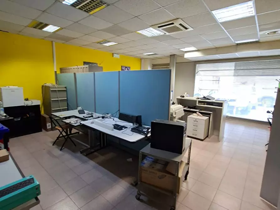 Immagine 5 di Ufficio in vendita  a Parma