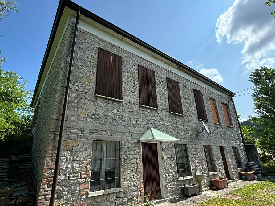 Immagine 1 di Casa indipendente in vendita  a Terenzo