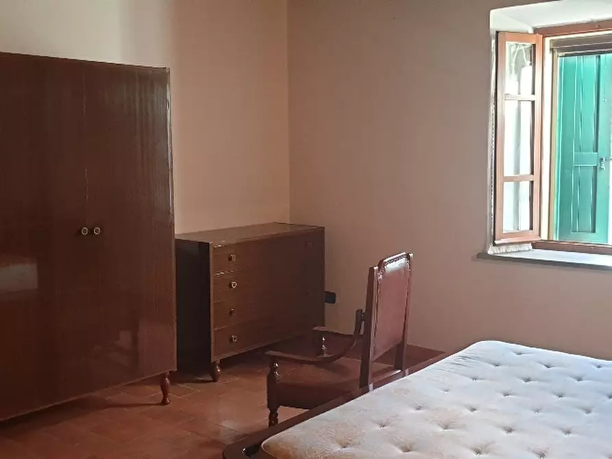 Immagine 8 di Trilocale in affitto  a Varano De' Melegari