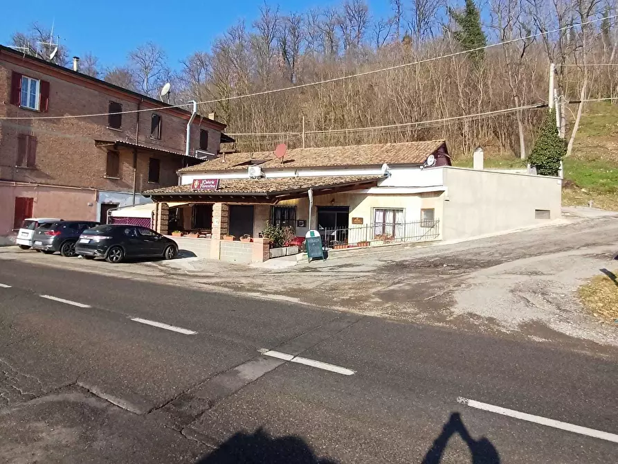 Immagine 3 di Locale commerciale in affitto  a Fornovo Di Taro