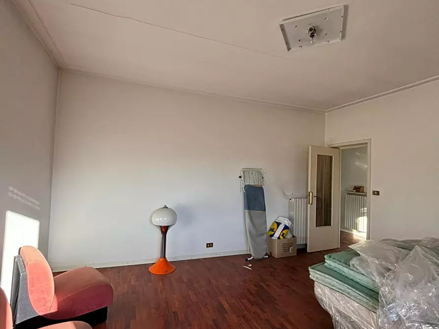 Immagine 55 di Casa trifamiliare in vendita  a Varano De' Melegari