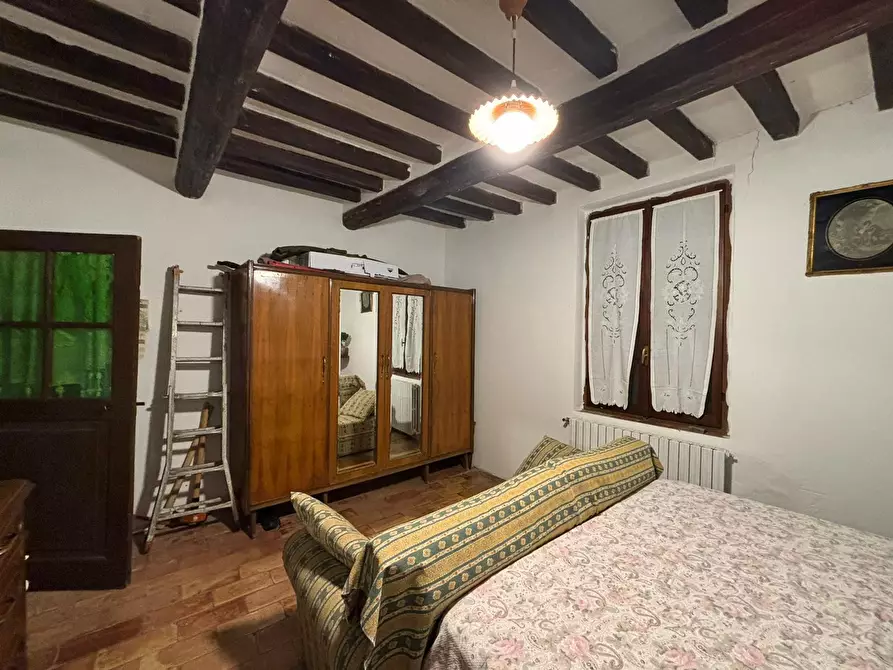 Immagine 34 di Porzione di casa in vendita  a Varano De' Melegari