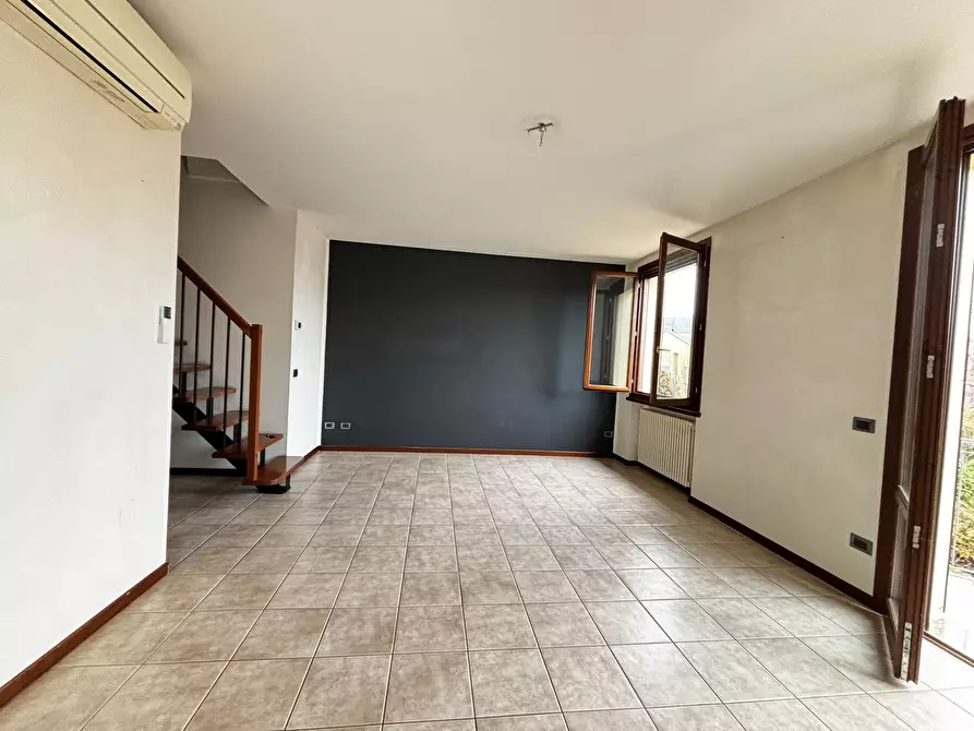 Immagine 8 di Monolocale in vendita  a Medesano