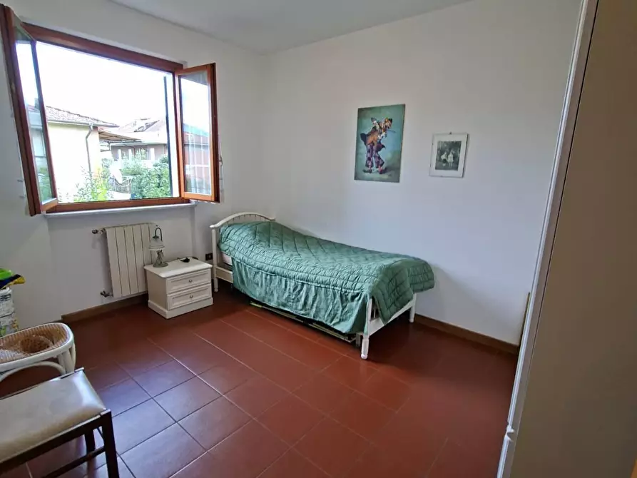 Immagine 47 di Quadrilocale in vendita  a Massa