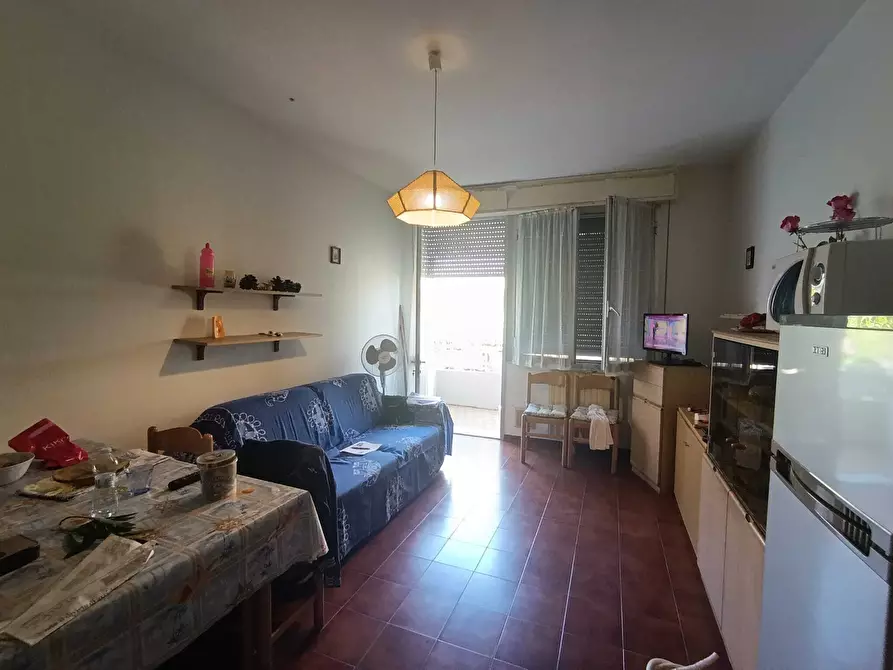 Immagine 2 di Bilocale in affitto  a Massa