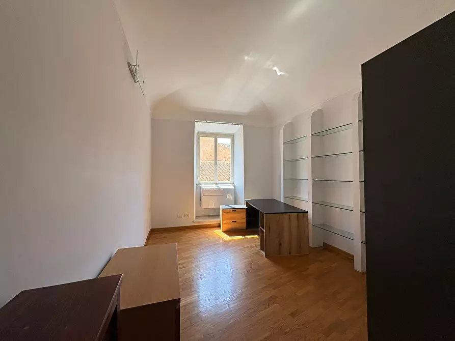 Immagine 4 di Trilocale in affitto  in Via di San Giovanni in Laterano 276 a Roma