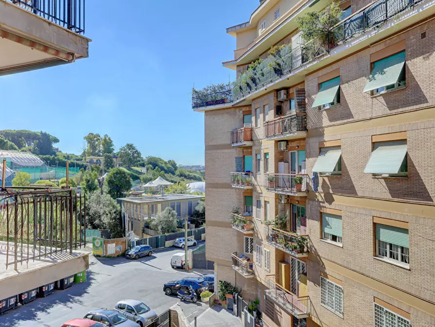 Immagine 1 di Appartamento in vendita  in Via del Forte Bravetta 186 a Roma