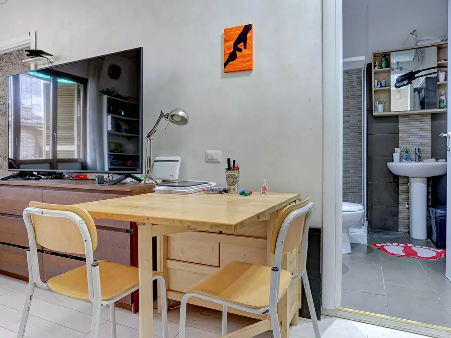 Immagine 13 di Bilocale in vendita  in VIA TUSCOLANA 1000 a Roma