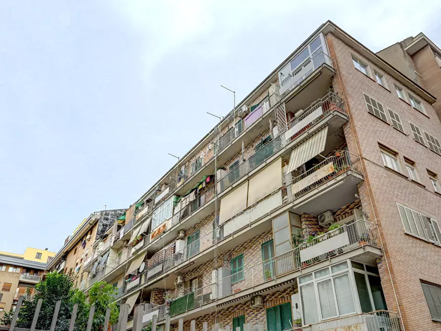 Immagine 21 di Bilocale in vendita  in VIA TUSCOLANA 1000 a Roma