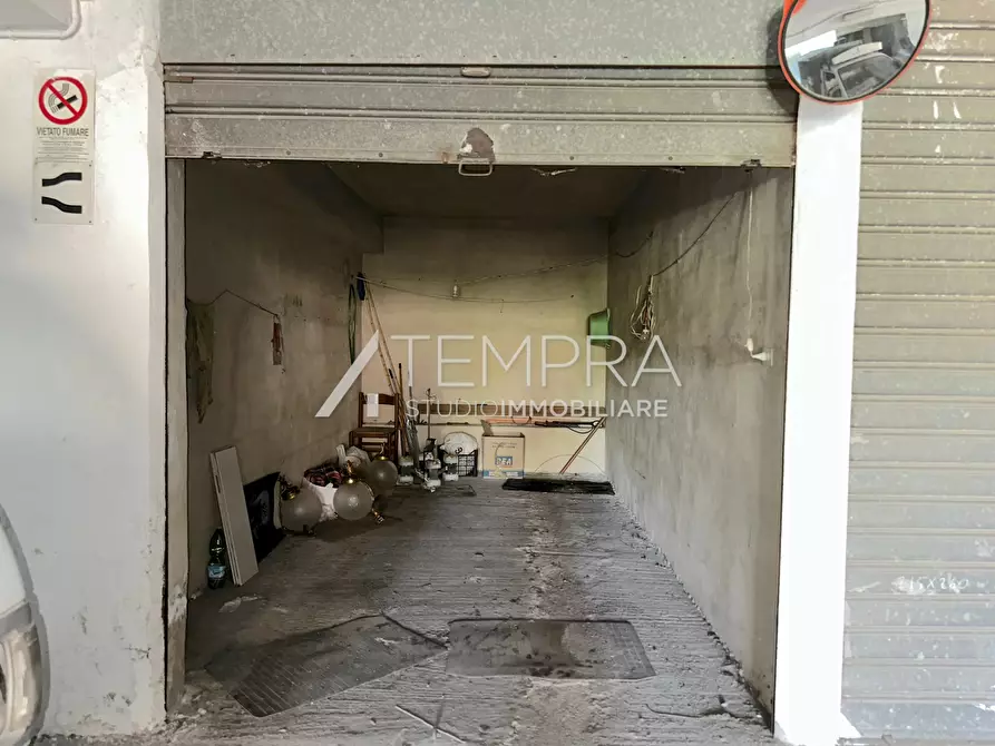 Immagine 29 di Appartamento in vendita  a Adrano