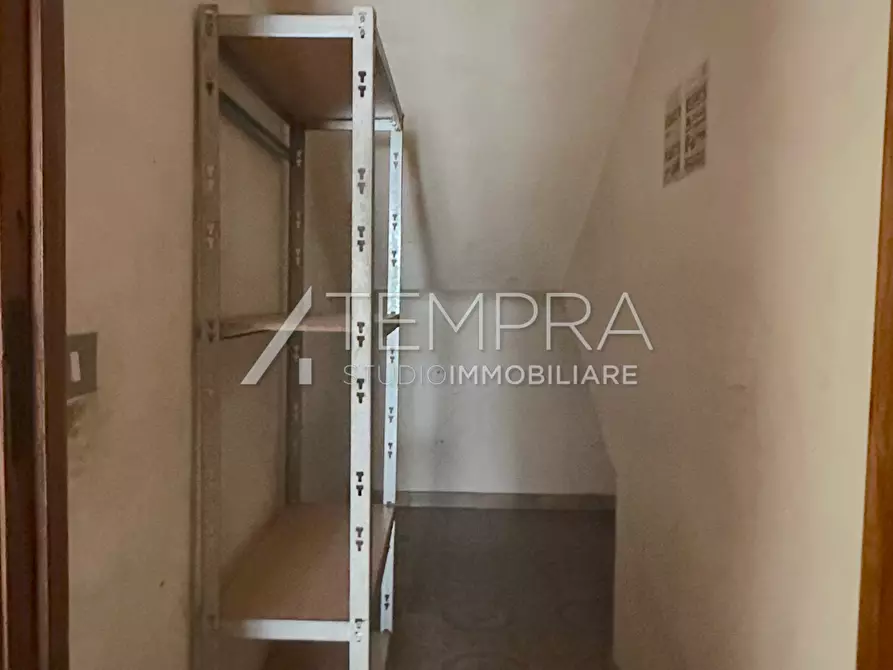 Immagine 15 di Appartamento in vendita  a Adrano