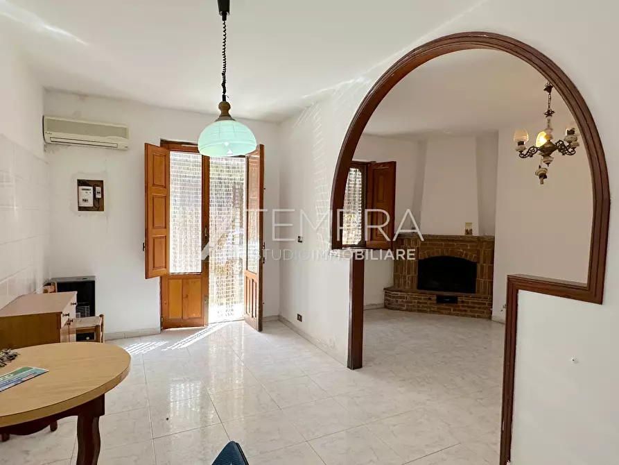 Immagine 4 di Appartamento in vendita  in VIA DELL'AMICIZIA a Adrano