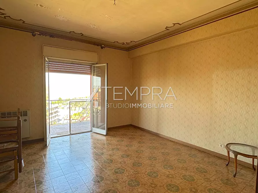 Immagine 12 di Appartamento in vendita  a Adrano