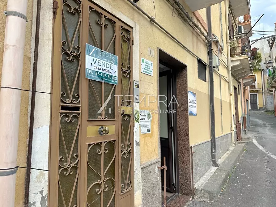 Immagine 4 di Casa indipendente in vendita  a Adrano