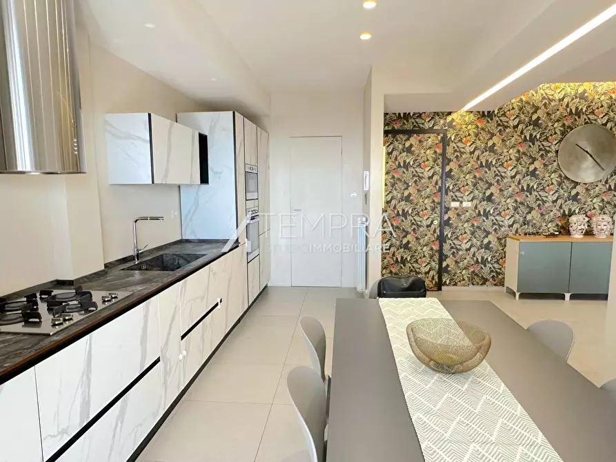 Immagine 8 di Appartamento in vendita  in VIA PASCAL a Adrano