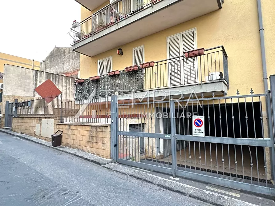 Immagine 33 di Appartamento in vendita  a Aci Castello