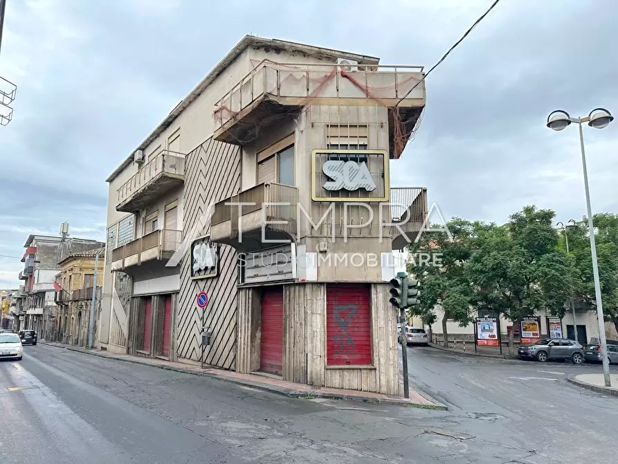 Immagine 6 di Locale commerciale in vendita  a Adrano