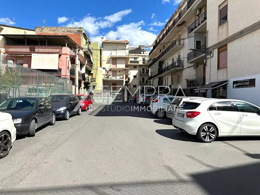 Immagine 35 di Appartamento in vendita  in Via Catanzaro a Adrano