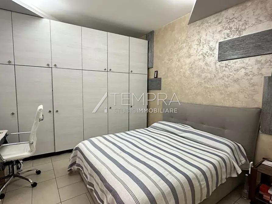 Immagine 18 di Casa indipendente in vendita  a Adrano