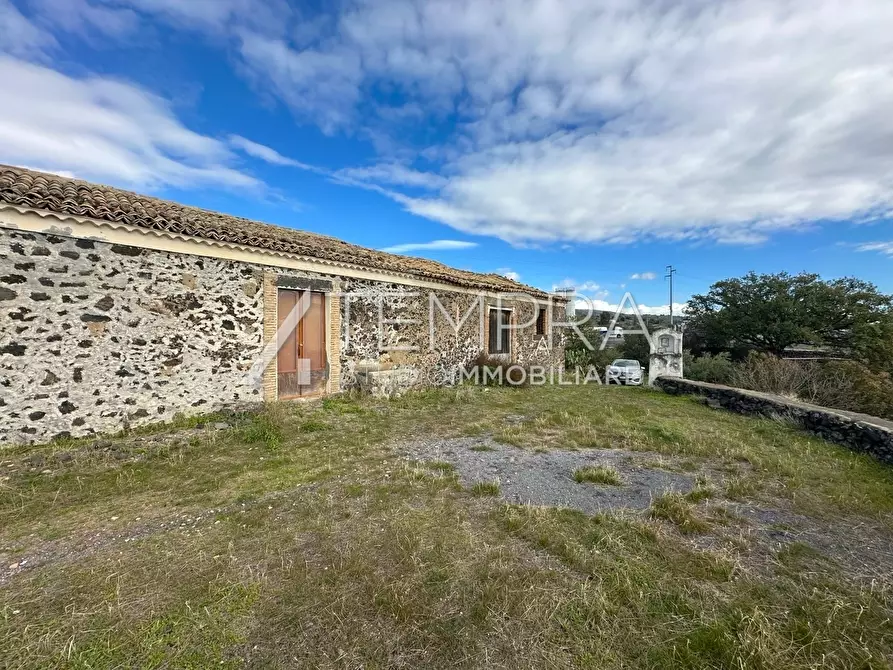 Immagine 7 di Rustico / casale in vendita  a Adrano