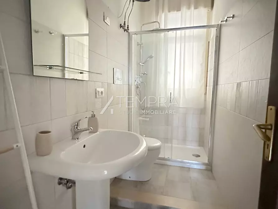 Immagine 12 di Appartamento in vendita  a Catania