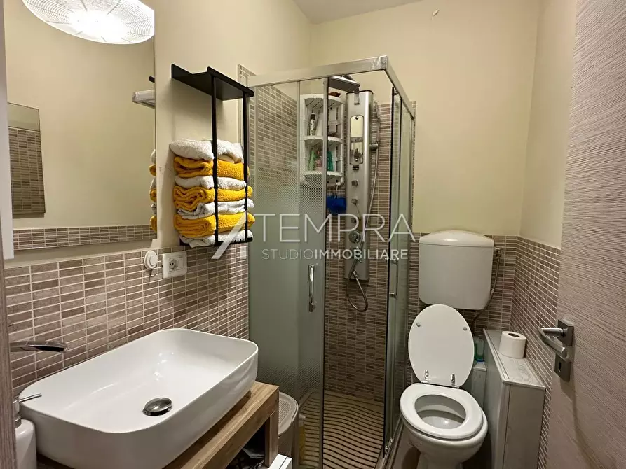 Immagine 25 di Casa indipendente in vendita  a Adrano